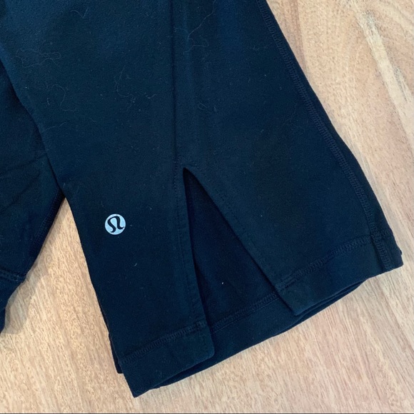 LULULEMON Crop Pant Split Leg V Detail Szs 4 & 6 - Picture 3 of 5